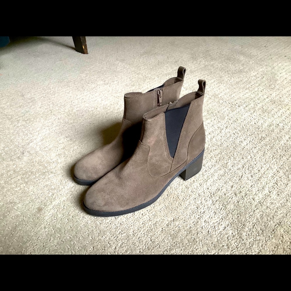 Clarks suede grey booties